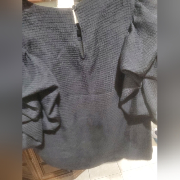 Top - Picture 3 of 4